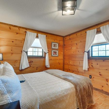 Central Sevierville Cabin With Hot Tub And Views! Exterior photo